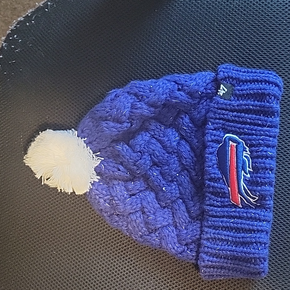 COPY - Womans Buffalo Bills beanie hat.